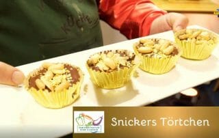 goldige Snickerstörtchen essbereit