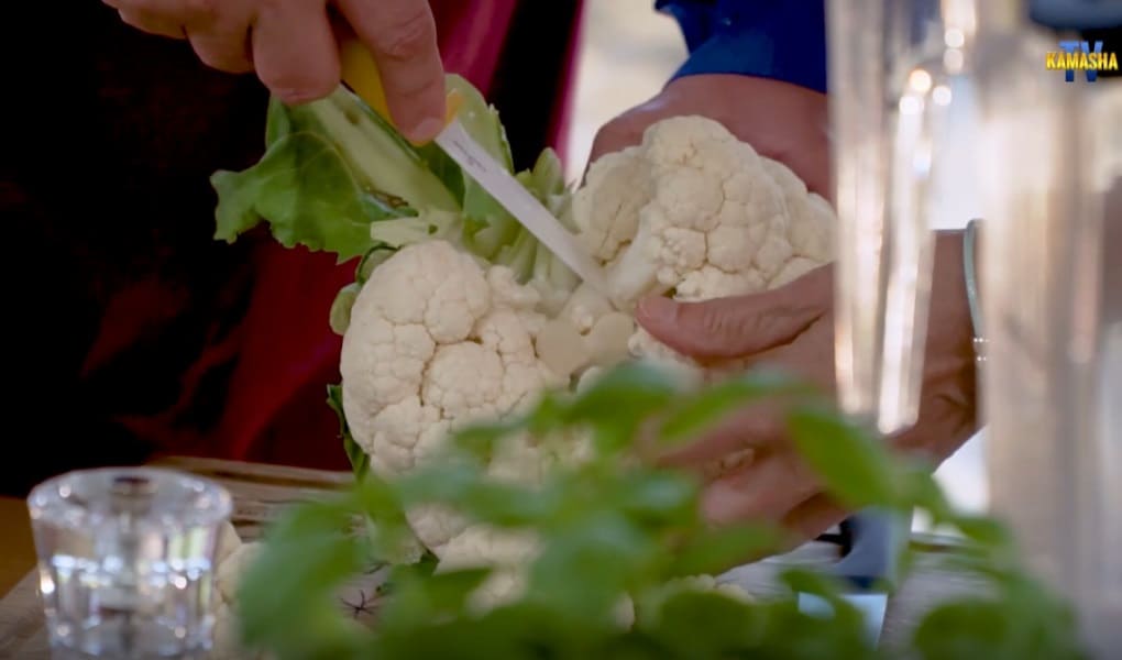 Blumenkohl in der Struktur schneiden
