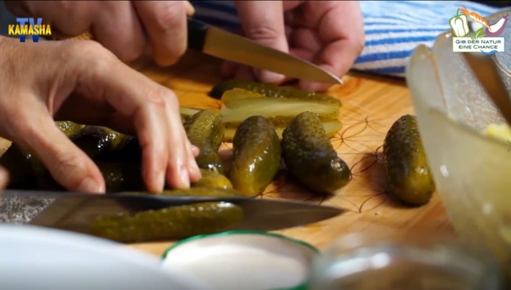 Gurken schneiden