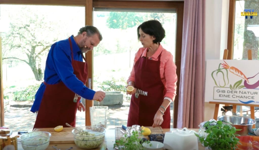 frischen Zitronensaft dazu