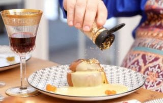 Rezept für Jetzt: gebackener Apfel auf Vanillesoße, vegan