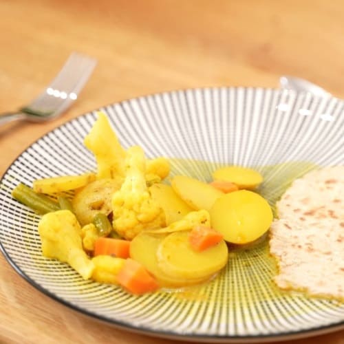 Alu Ghobi mit Chapatis