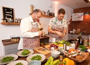 Aouyash und Joscha kochen mit Meistertees