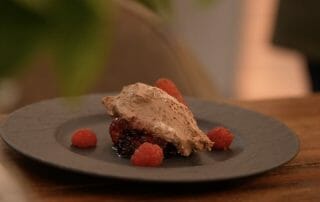Rezept für Jetzt veganes Schoko-Mousse mit Beerenspiegel