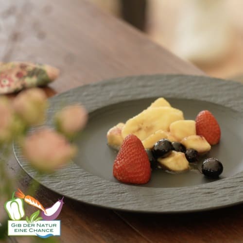 Flambierte Bananen mit frischen Beeren