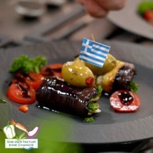 Auberginenröllchen mit Petersilien-Dip