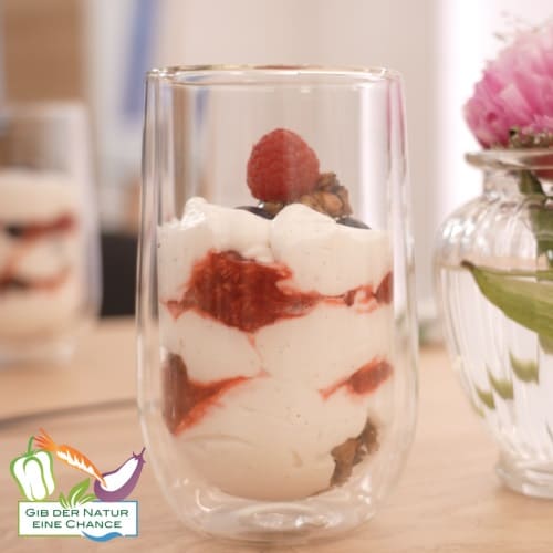Joghurt-Creme mit Honignüssen