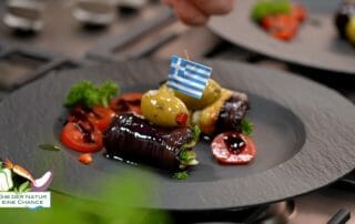 Auberginenröllchen mit frischem Petersilien-Dip