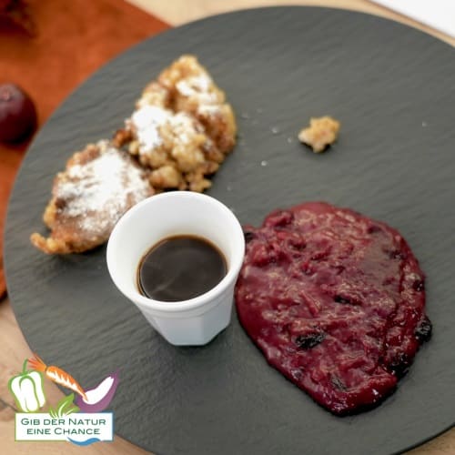 veganer Kaiserschmarrn mit Heidelbeeren